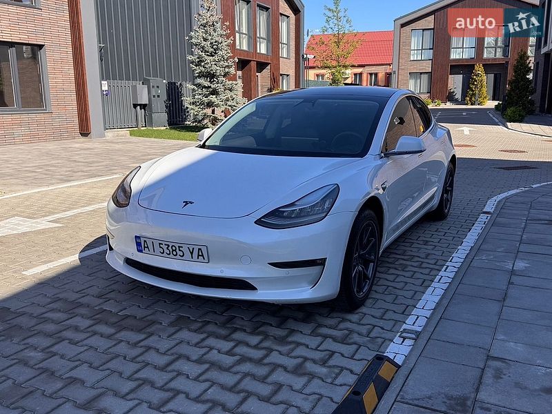 Tesla Model 3 2019