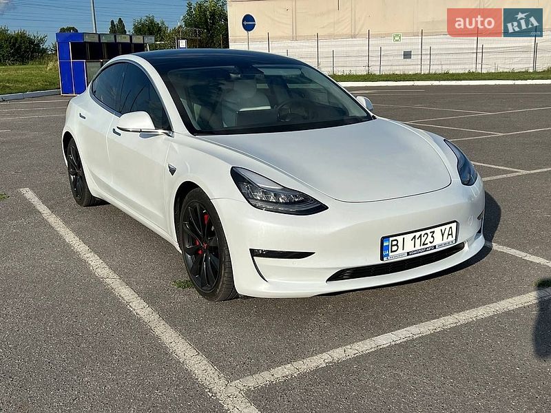 Седан Tesla Model 3 2020 в Запорожье