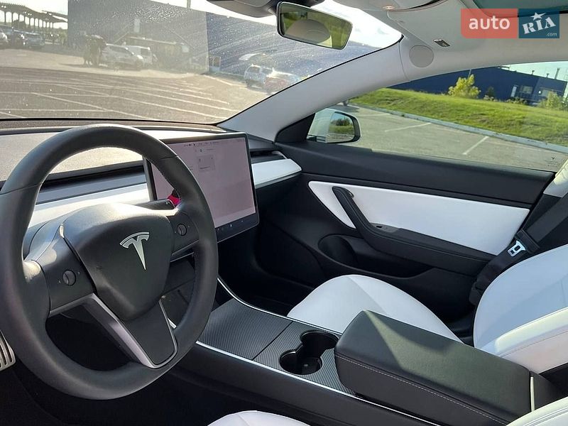 Седан Tesla Model 3 2020 в Запорожье