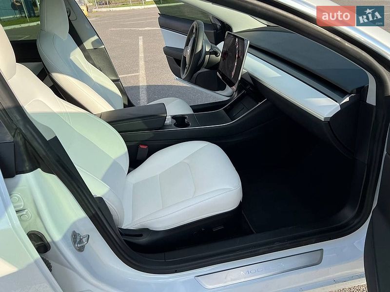 Седан Tesla Model 3 2020 в Запорожье