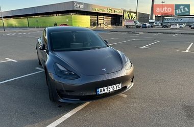 Седан Tesla Model 3 2023 в Киеве