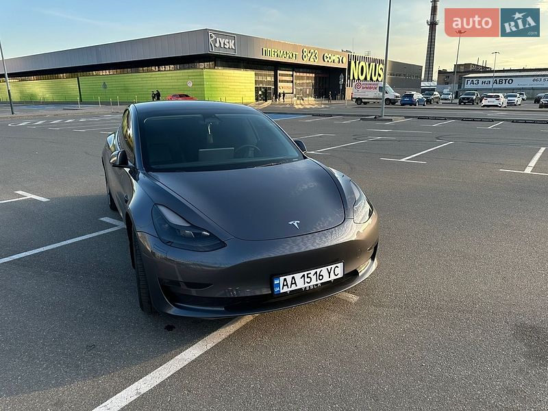 Tesla Model 3 2023