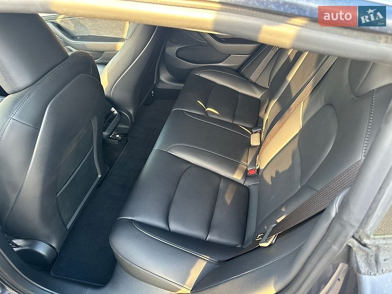 Седан Tesla Model 3 2023 в Киеве