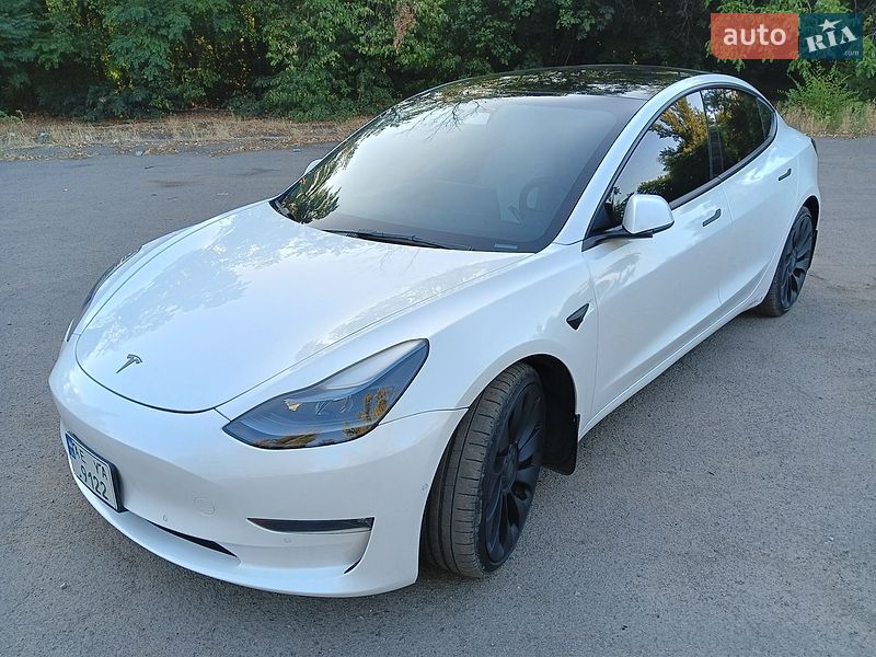 Седан Tesla Model 3 2022 в Кривом Роге