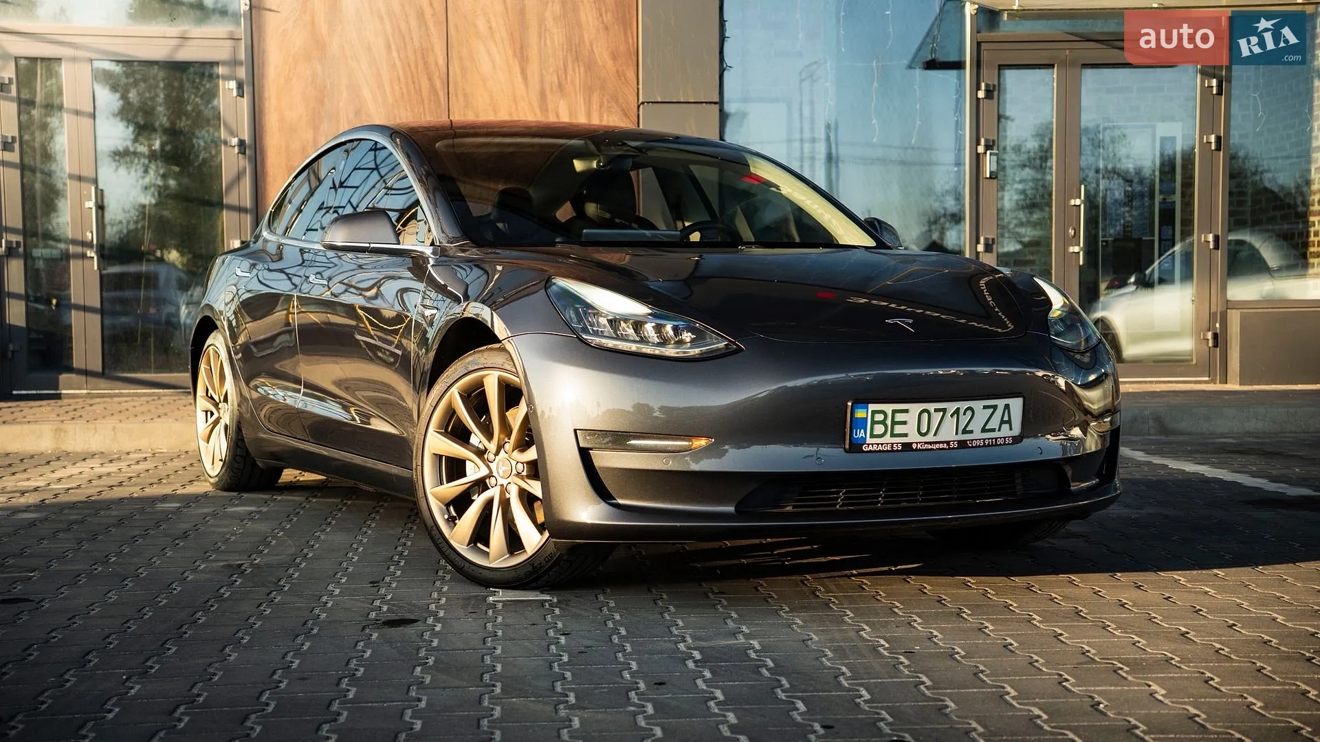 2018 Tesla Model 3 - фото 1