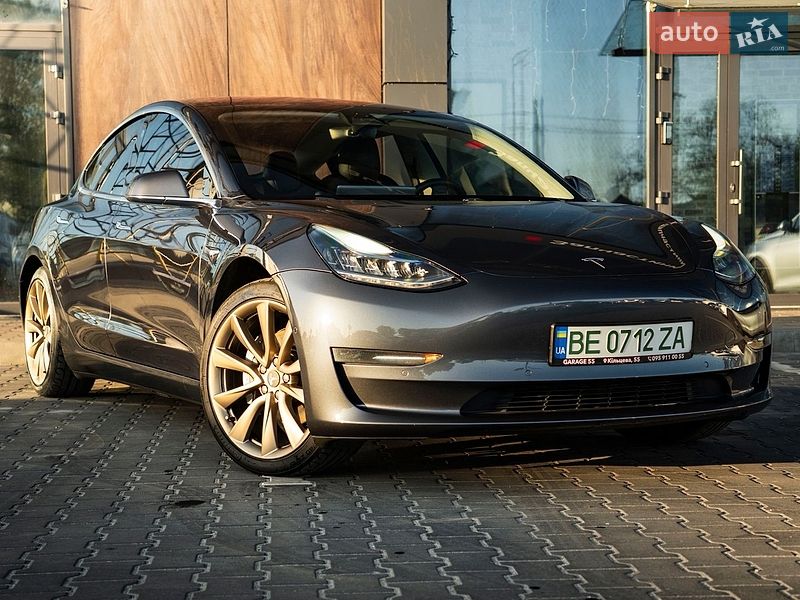 Tesla Model 3 2018