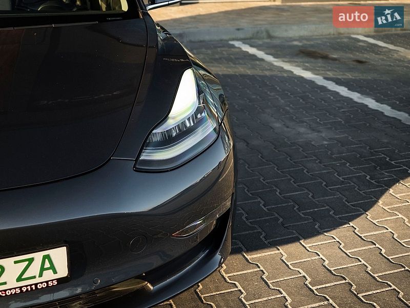 Седан Tesla Model 3 2018 в Києві