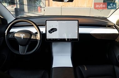 Седан Tesla Model 3 2018 в Києві