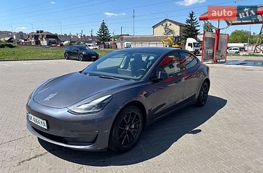 Седан Tesla Model 3 2022 в Виннице