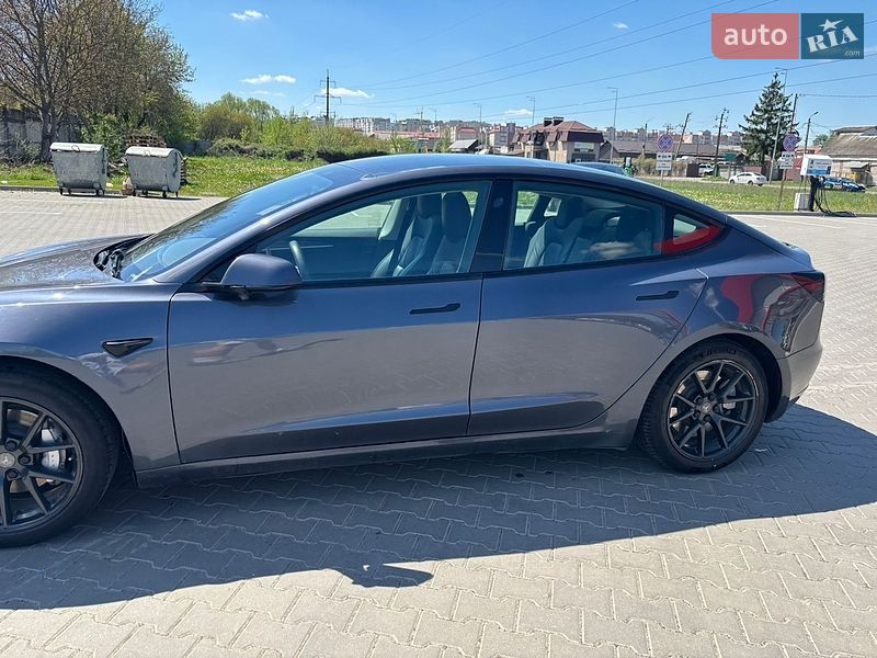 Седан Tesla Model 3 2022 в Виннице