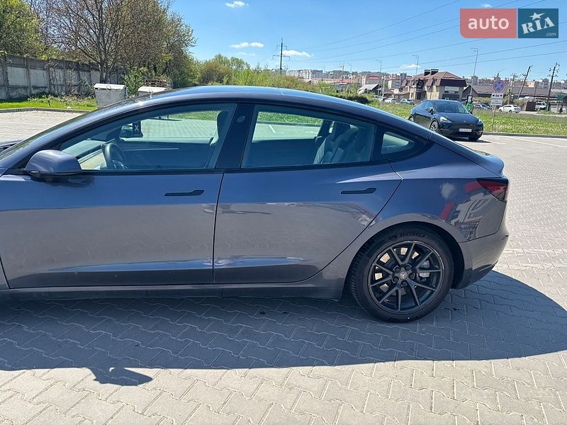 Седан Tesla Model 3 2022 в Виннице