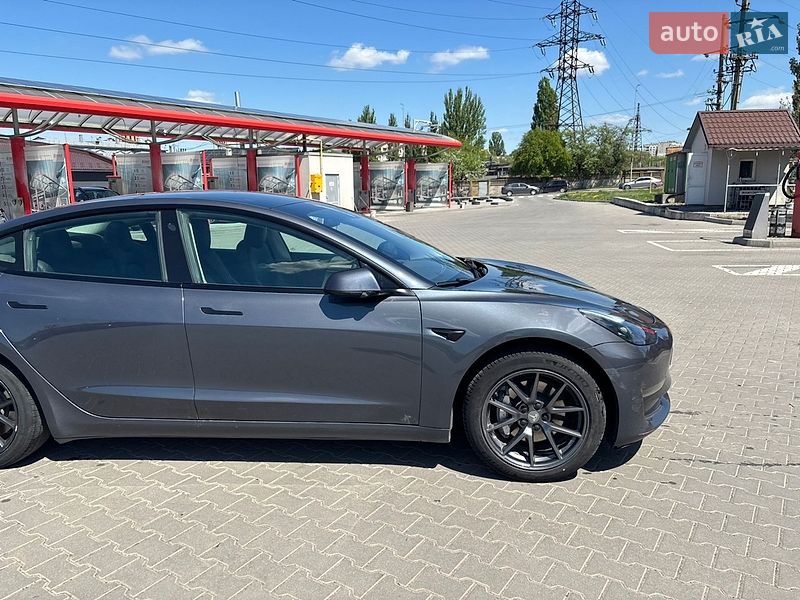 Седан Tesla Model 3 2022 в Виннице