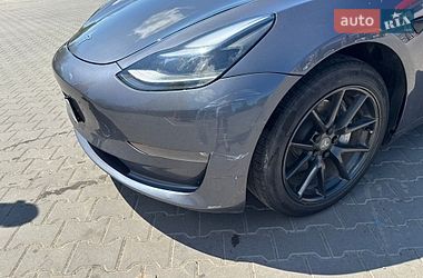 Седан Tesla Model 3 2022 в Виннице