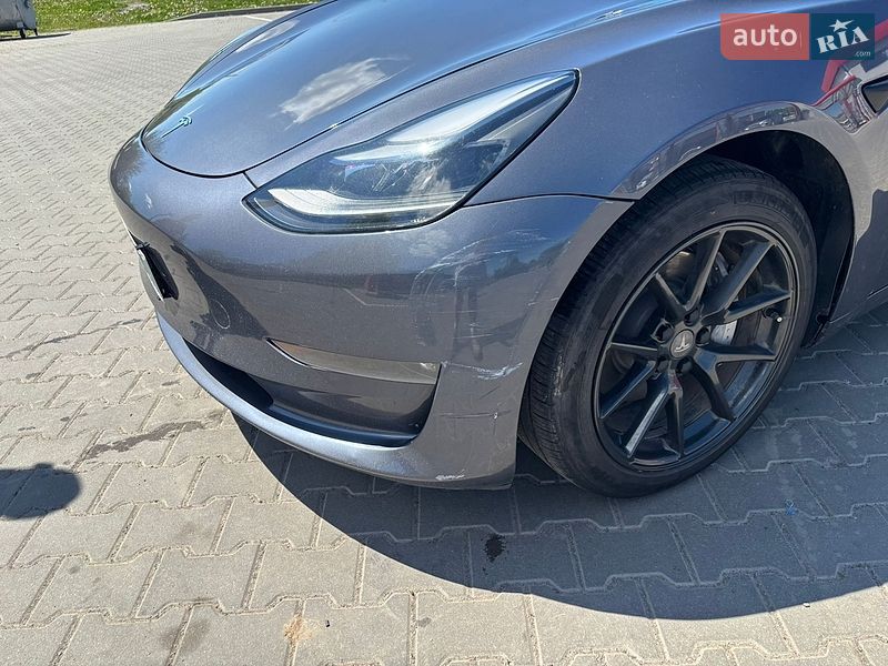 Седан Tesla Model 3 2022 в Виннице