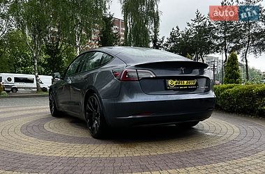 Седан Tesla Model 3 2021 в Львове