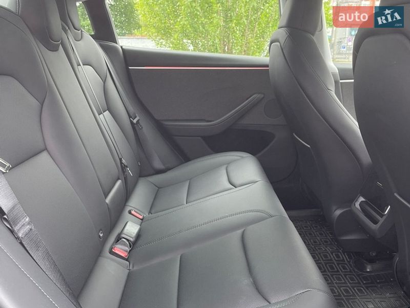 Седан Tesla Model 3 2025 в Києві