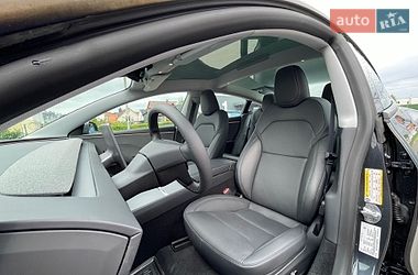 Седан Tesla Model 3 2025 в Києві