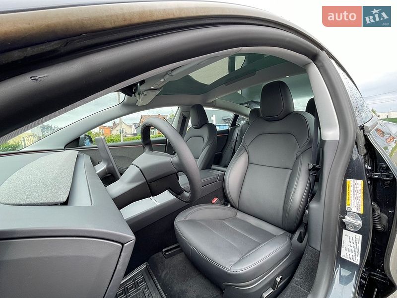 Седан Tesla Model 3 2025 в Києві
