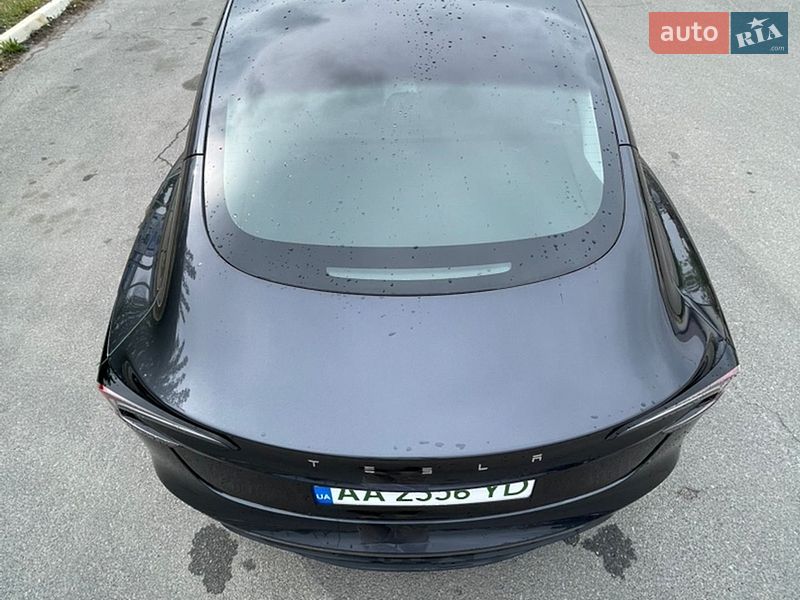 Седан Tesla Model 3 2025 в Києві