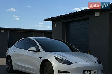 Седан Tesla Model 3 2022 в Чернигове
