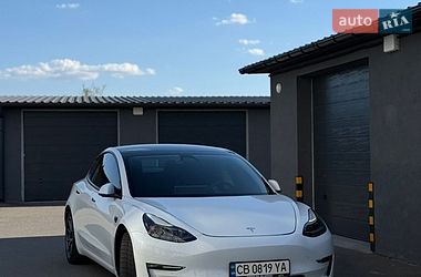 Седан Tesla Model 3 2022 в Чернигове