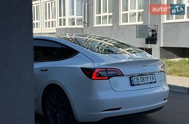 Седан Tesla Model 3 2022 в Чернигове