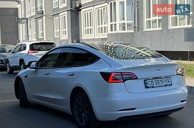 Седан Tesla Model 3 2022 в Чернигове