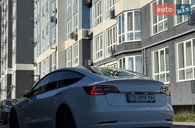 Седан Tesla Model 3 2022 в Чернигове