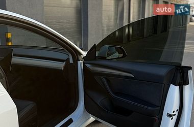 Седан Tesla Model 3 2022 в Чернігові
