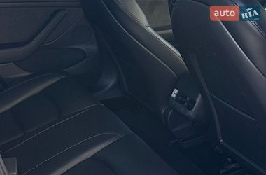 Седан Tesla Model 3 2022 в Чернигове