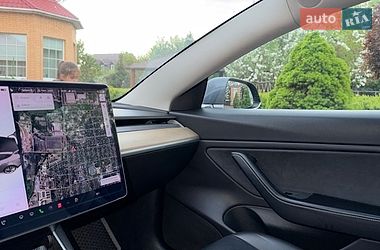 Седан Tesla Model 3 2018 в Броварах