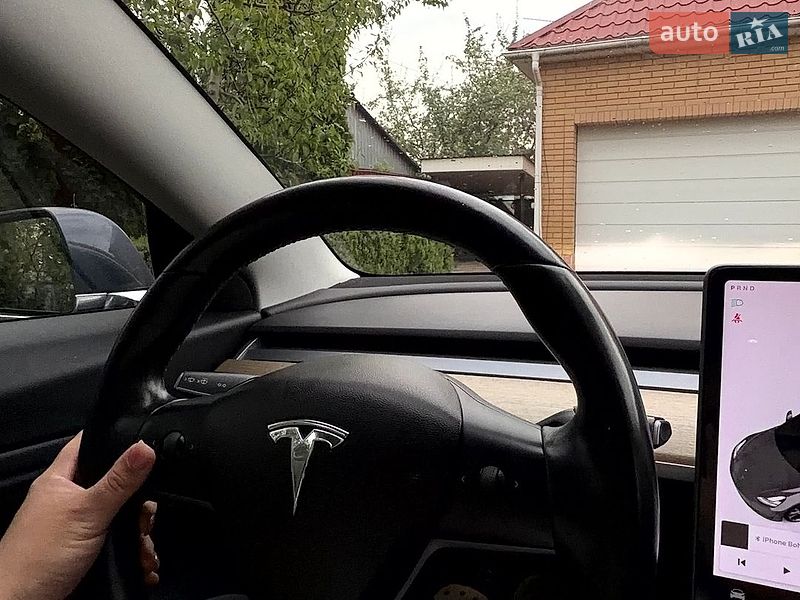 Седан Tesla Model 3 2018 в Броварах