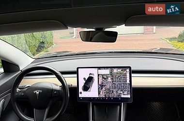 Седан Tesla Model 3 2018 в Броварах