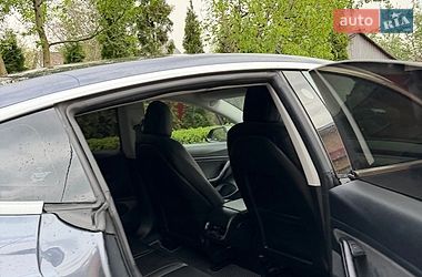 Седан Tesla Model 3 2018 в Броварах