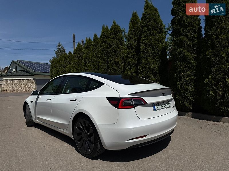 Седан Tesla Model 3 2021 в Ивано-Франковске