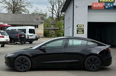 Седан Tesla Model 3 2025 в Луцьку