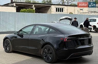 Седан Tesla Model 3 2025 в Луцьку