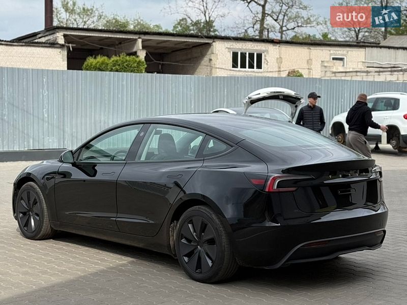 Седан Tesla Model 3 2025 в Луцьку