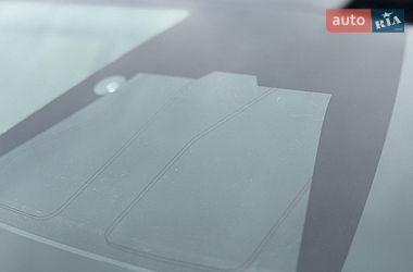 Седан Tesla Model 3 2025 в Луцьку