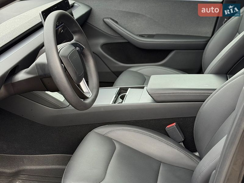 Седан Tesla Model 3 2025 в Луцьку