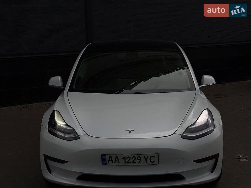 Седан Tesla Model 3 2019 в Києві