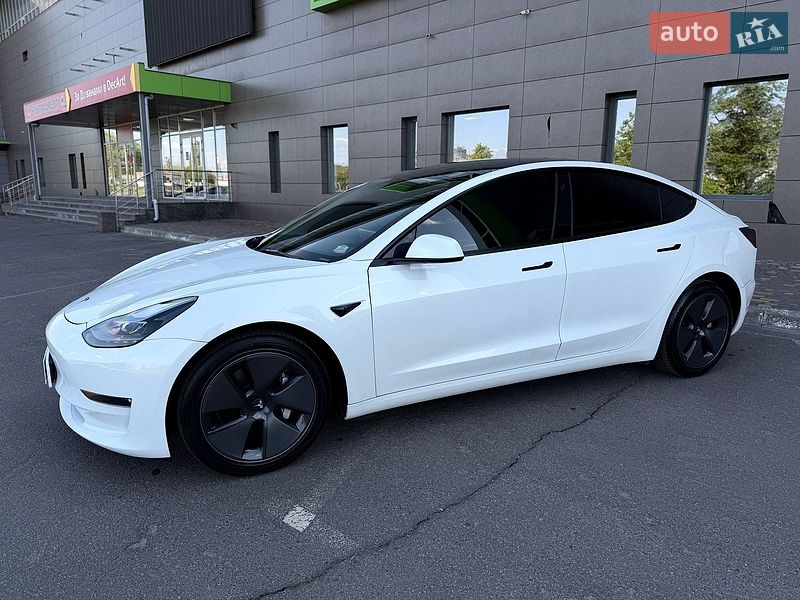 Седан Tesla Model 3 2022 в Кривому Розі