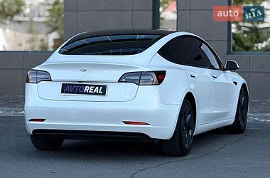 Седан Tesla Model 3 2022 в Кривому Розі