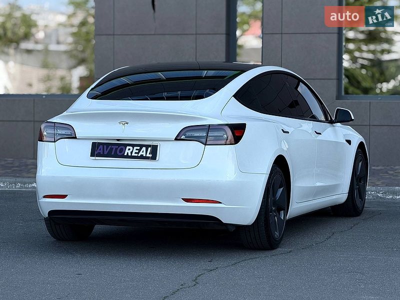 Седан Tesla Model 3 2022 в Кривому Розі