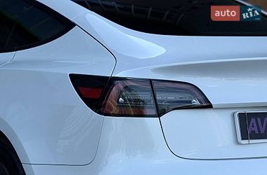 Седан Tesla Model 3 2022 в Кривому Розі