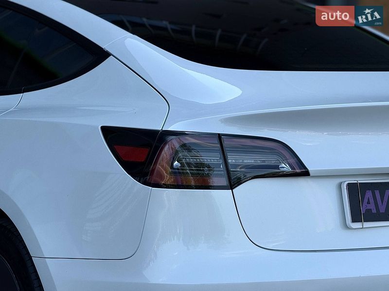Седан Tesla Model 3 2022 в Кривому Розі