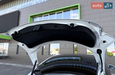 Седан Tesla Model 3 2022 в Кривому Розі