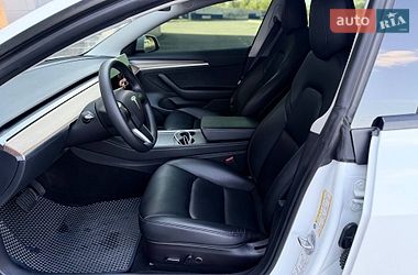 Седан Tesla Model 3 2022 в Кривому Розі