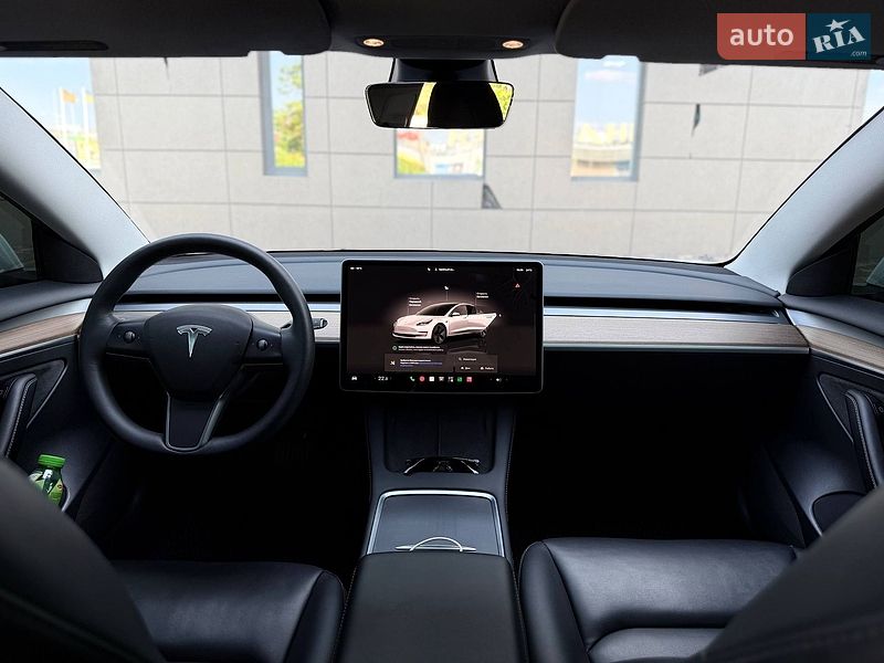 Седан Tesla Model 3 2022 в Кривому Розі