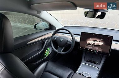 Седан Tesla Model 3 2022 в Кривому Розі